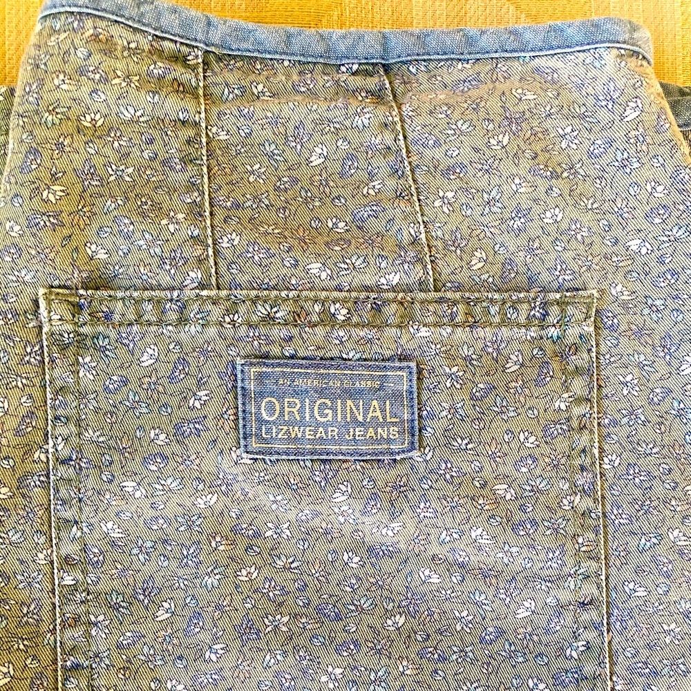 Liz Claiborne Michaela skimmers, size 6